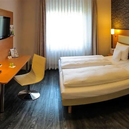 Hotel Plaza Stuttgart-filderstadt 3*