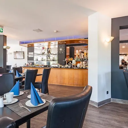Hotel Plaza Stuttgart-filderstadt 3*