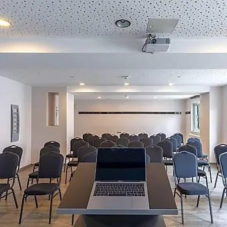 Hotel Plaza Stuttgart Airport Messe 3*