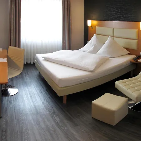 Plaza Stuttgart Airport Messe フィルダーシュタット