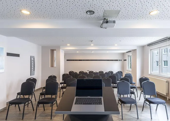 Hotel Plaza Stuttgart Airport Messe 3*